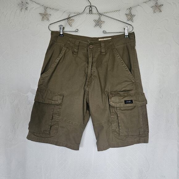 Wrangler Mens Size 30 Relaxed Fit Cargo Utility Shorts Outdoors Hiking Travel - Picture 1 of 13